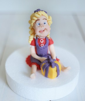 Figur_modelliert_Torte